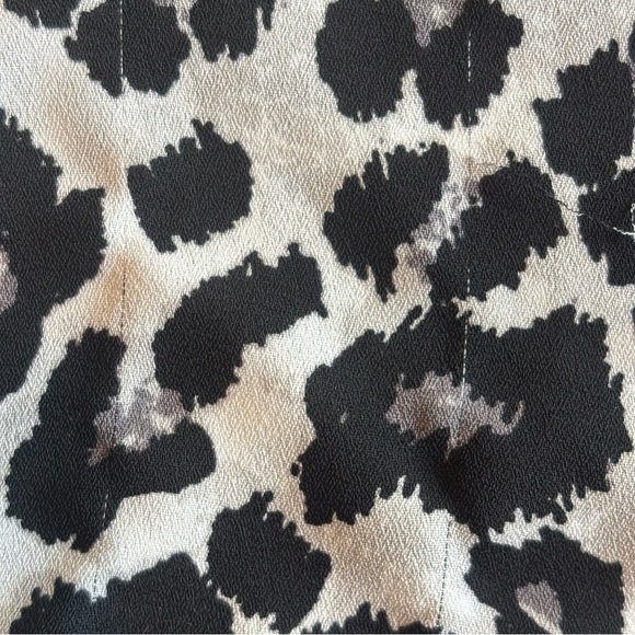 LOFT Outlet Women’s Button Up Snow Leopard Print Long Sleeve Collared Blouse S - Picture 7 of 13